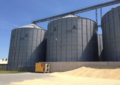 Grain cooling units in operation for preventing mycotoxins