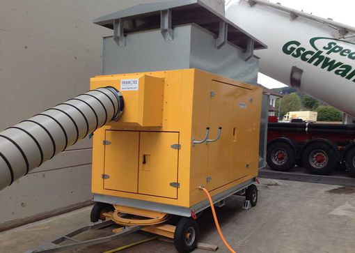 For extra quiet operation: Grain cooling units with a sound cabin