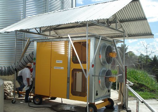 Covered grain cooling unit for professional rice cooling